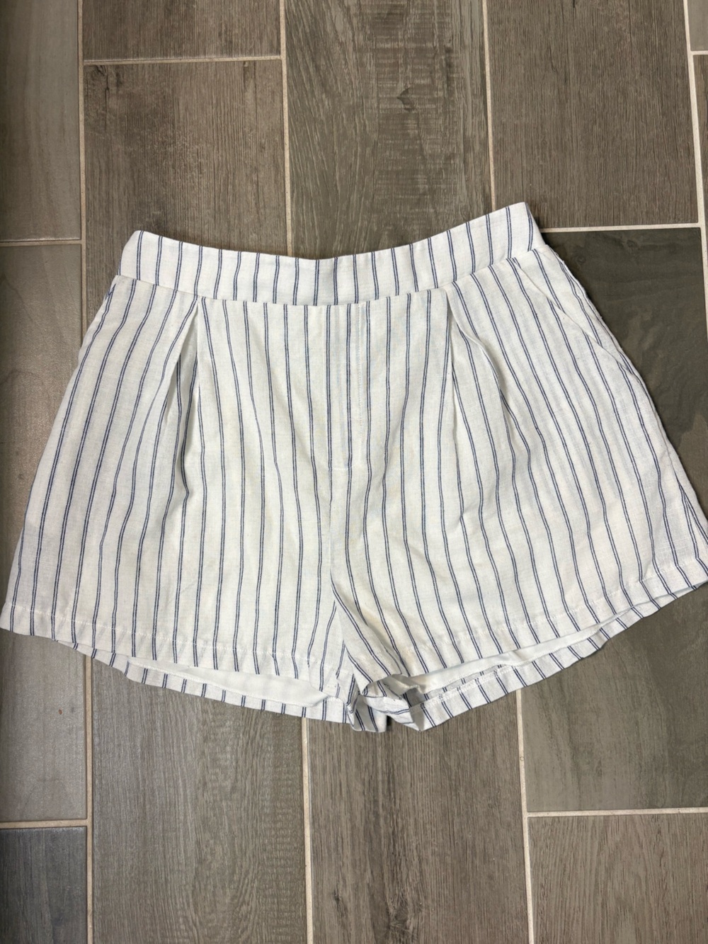 Altar’d State Women's White & Blue Striped Casual Shorts Size L